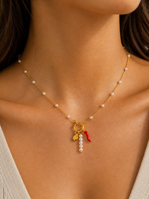 Luna Pepper Pearl Necklace